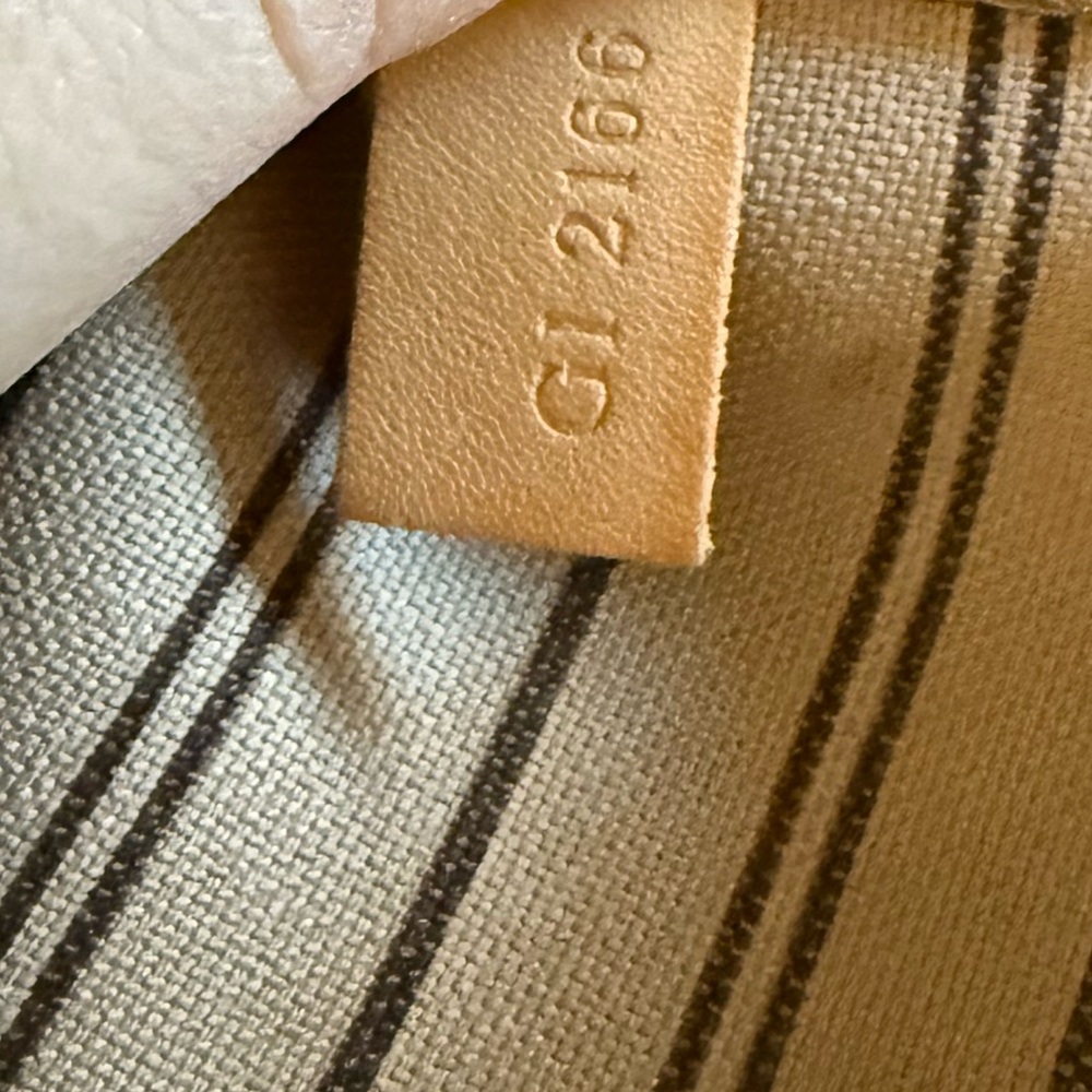 Authentic Louis Vuitton Neverfull MM - Picture 9 of 12